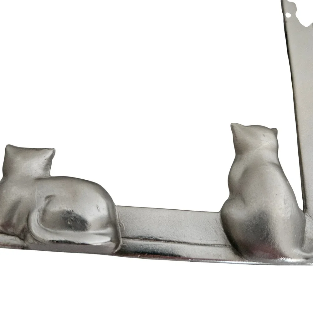 Silver-tone Pewter 3D Cat Picture Frame Whimsical Feline Tabletop Decor 4x6